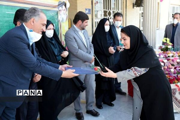 مراسم تجلیل از معلمان نمونه ناحیه2 شهرکرد