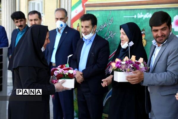 مراسم تجلیل از معلمان نمونه ناحیه2 شهرکرد