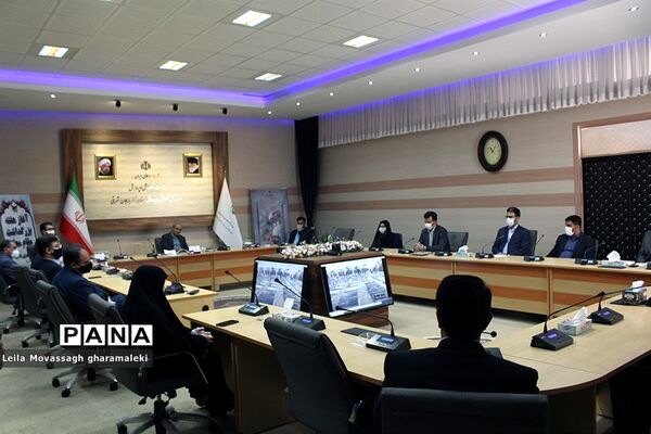 ویدئو کنفرانس مدیرکل آموزش و پرورش آذربایجان شرقی با معلمان منتخب نواحی و مناطق