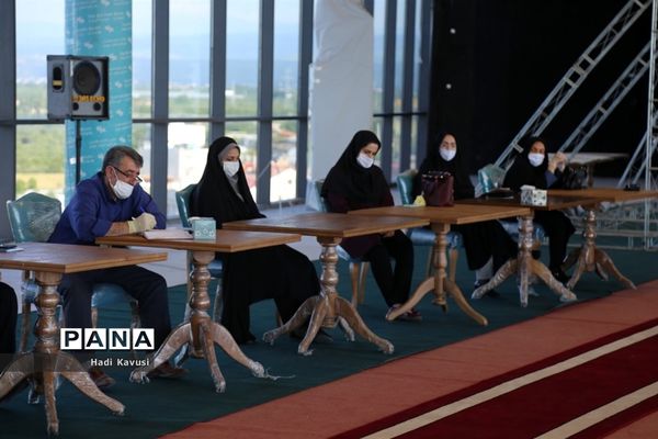 جلسه ستاد راهبردی بنیاد فرهنگی آرش و تجلیل از مدیر نمونه استانی در میاندرود