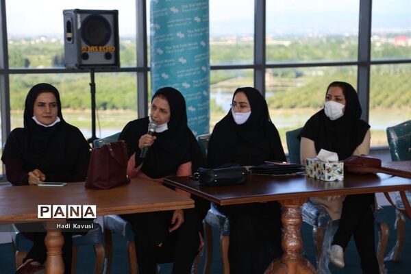 جلسه ستاد راهبردی بنیاد فرهنگی آرش و تجلیل از مدیر نمونه استانی در میاندرود