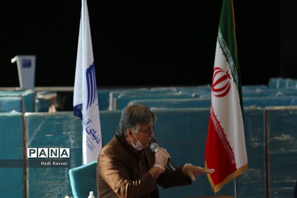 جلسه ستاد راهبردی بنیاد فرهنگی آرش و تجلیل از مدیر نمونه استانی در میاندرود