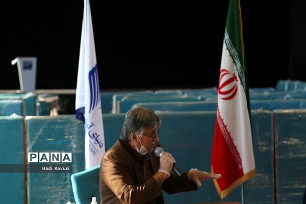 جلسه ستاد راهبردی بنیاد فرهنگی آرش و تجلیل از مدیر نمونه استانی در میاندرود