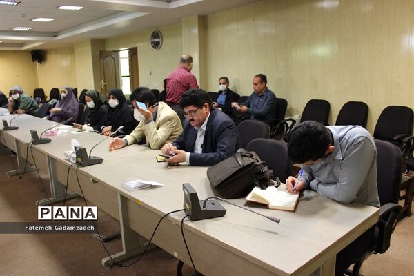 نشست مشترک فرماندار اسلامشهر با روسای شوراهای اسلامی