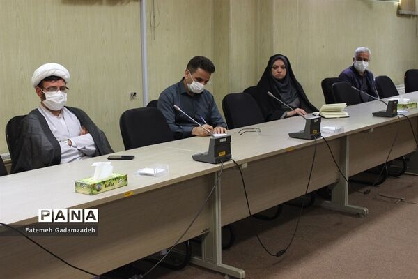 نشست مشترک فرماندار اسلامشهر با روسای شوراهای اسلامی