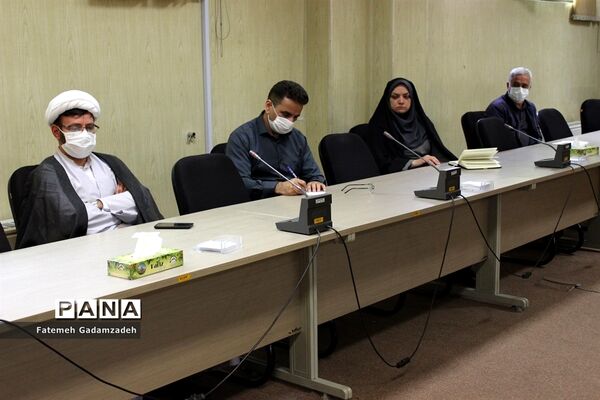 نشست مشترک فرماندار اسلامشهر با روسای شوراهای اسلامی