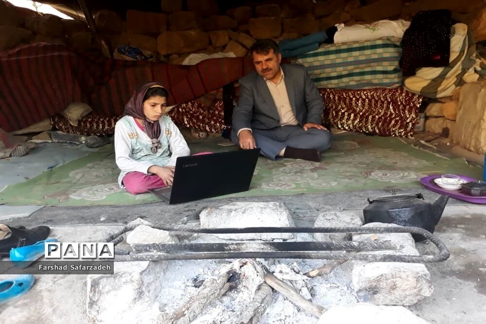 آموزش دانش‌آموزان عشایر همچنان ادامه دارد