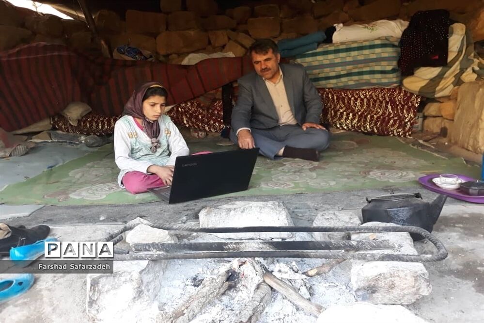 آموزش دانش‌آموزان عشایر همچنان ادامه دارد