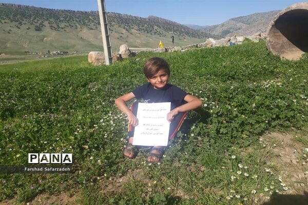 آموزش دانش‌آموزان عشایر همچنان ادامه دارد