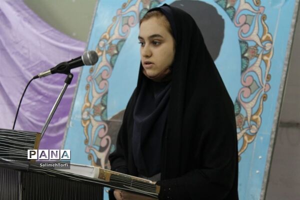 تقدیر ازمدیران و معلمان نمونه شهرستان حمیدیه با حفظ رعایت  فاصله اجتماعی