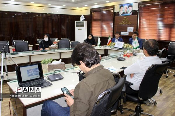 جلسه ویدئو کنفرانس مسئولان و کارشناسان سازمان دانش‌آموزی استان بوشهر