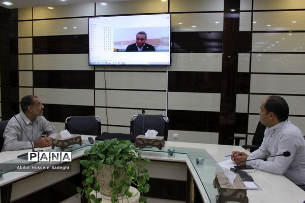 جلسه ویدئو کنفرانس مسئولان و کارشناسان سازمان دانش‌آموزی استان بوشهر
