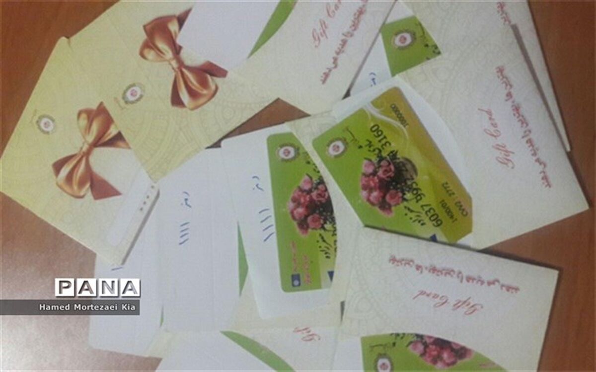 تقبل هزینه اینترنت دانش‌آموزان بی‌بضاعت مدرسه توسط دبیر مرندی