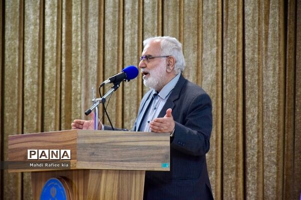مراسم آغاز توزیع ٨٥ هزار بسته معیشتى در تبریز