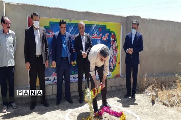 آیین کلنگ زنی دو آموزشگاه جدید خیرساز در شهرستان امیدیه
