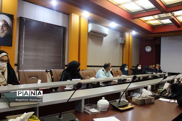 اولین جلسه کارگروه آموزشی مدیران منتخب مقطع ابتدایی در اداره‌کل شهرستان‌های استان تهران