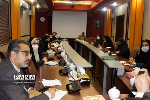 اولین جلسه کارگروه آموزشی مدیران منتخب مقطع ابتدایی در اداره‌کل شهرستان‌های استان تهران