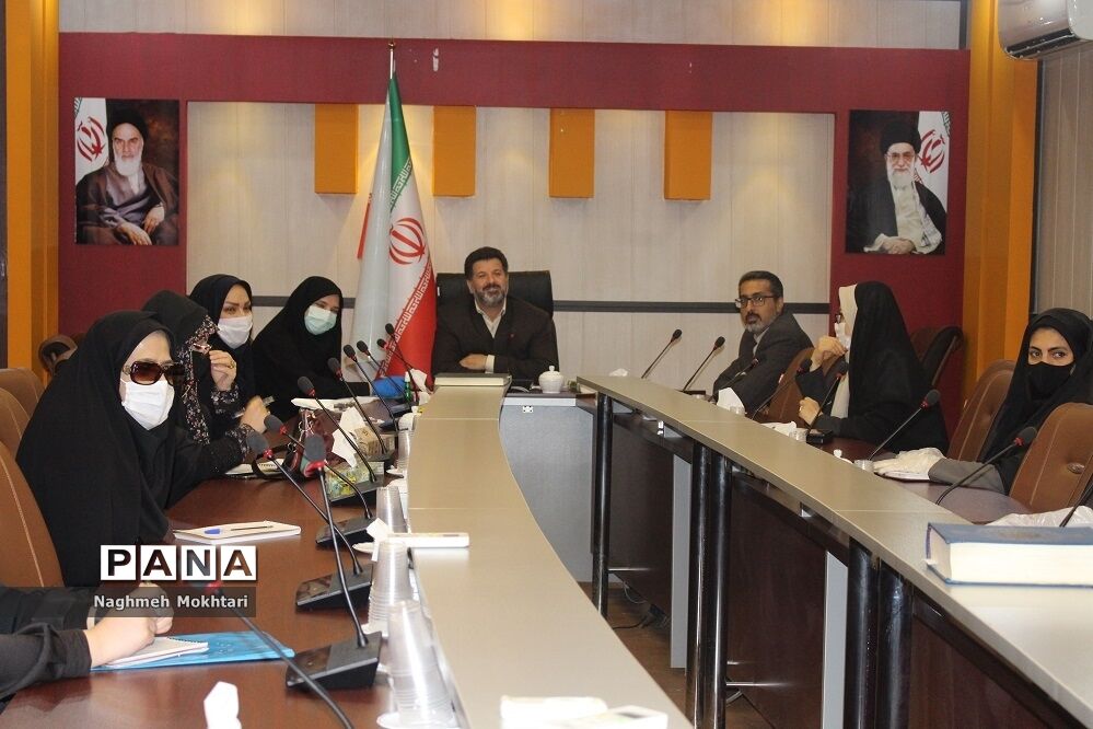 اولین جلسه کارگروه آموزشی مدیران منتخب مقطع ابتدایی در اداره‌کل شهرستان‌های استان تهران