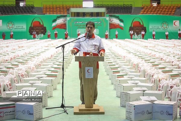 آیین بسته بندی و توزیع دو هزار بسته غذایی