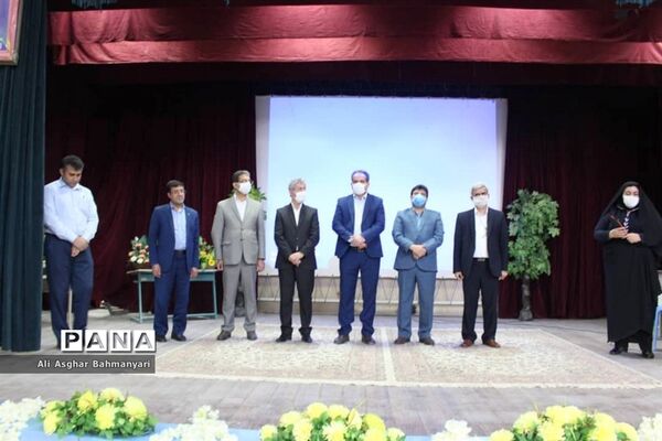 تجلیل از طلایه داران تربیت و مربیان پیشتاز منطقه  شبانکاره
