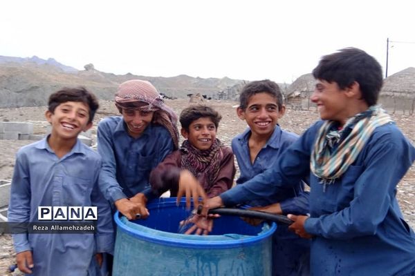 گروه جهادی ایثارگران بدون مرز استان بوشهر در بشاگرد روستای شمسون