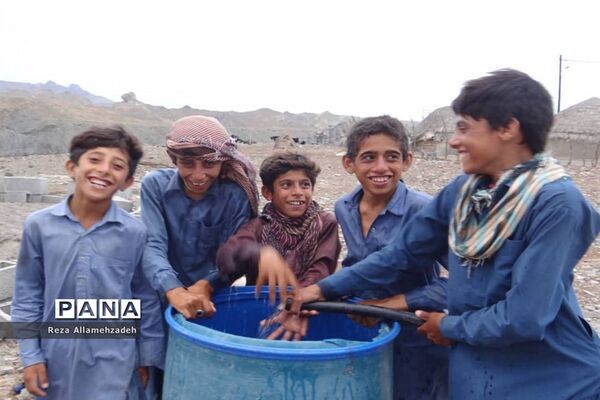 گروه جهادی ایثارگران بدون مرز استان بوشهر در بشاگرد روستای شمسون