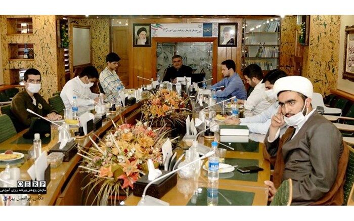 دیدار هیات اندیشه‌ورز دانش‌آموزی با رئیس سازمان پژوهش و برنامه‌ریزی آموزشی