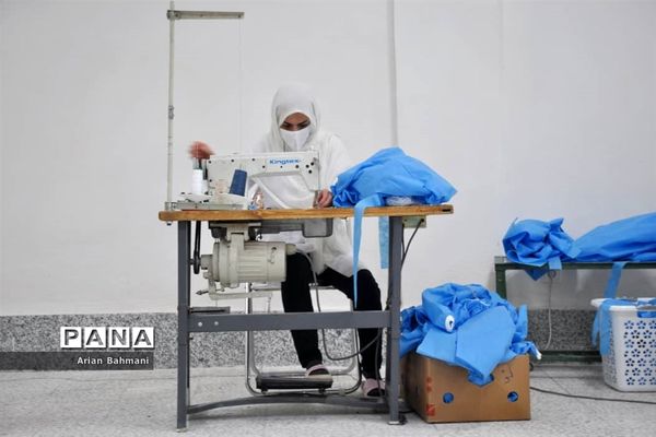 تداوم تولید ماسک و گان در تولیدی‌های زنجان