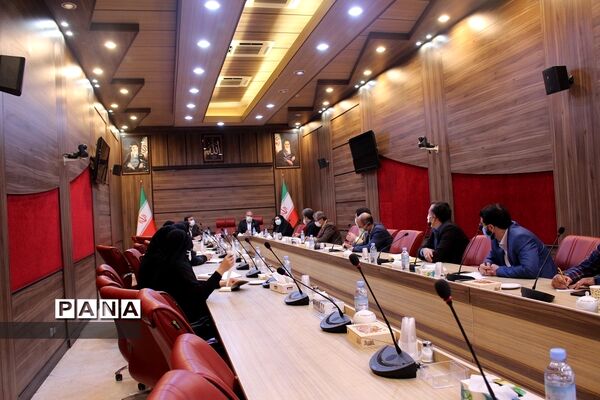 اولین جلسه کارگروه مالی و پرورشی مدیران منتخب استانی در اداره‌کل آموزش و پرورش شهرستان‌های تهران