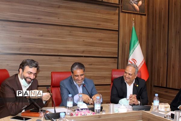 اولین جلسه کارگروه مالی و پرورشی مدیران منتخب استانی در اداره‌کل آموزش و پرورش شهرستان‌های تهران