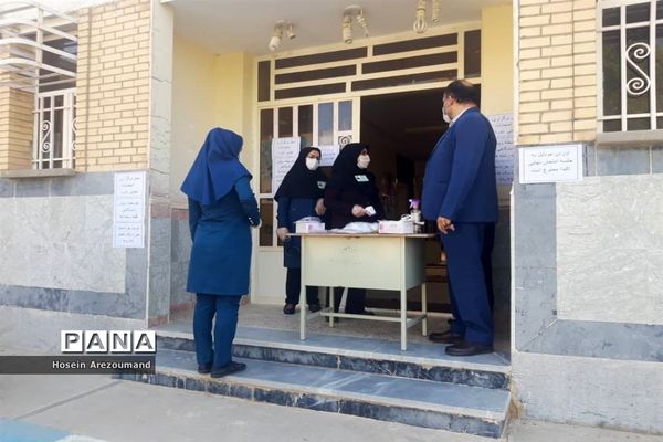 پاکسازی و گندزدایی فضای های آموزشی شهرستان هفتکل جهت جلوگیری از شیوع کرونا