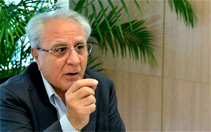 سلیمی : امتیازاتی برای رفع تعهد ارزی صادرکنندگان در نظر گرفته شود
