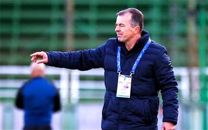 سرمربی مونته‌نگرویی از ذوب آهن جدا شد
