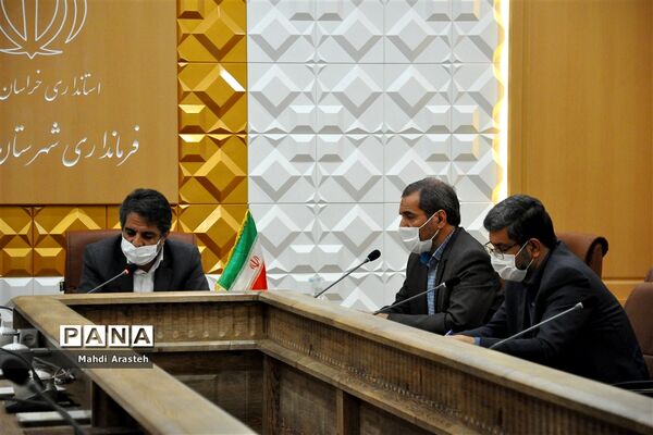 بررسی مشکلات کارخانه چدن توسط نماینده مردم بیرجند، خوسف و درمیان درمجلس شورای اسلامی