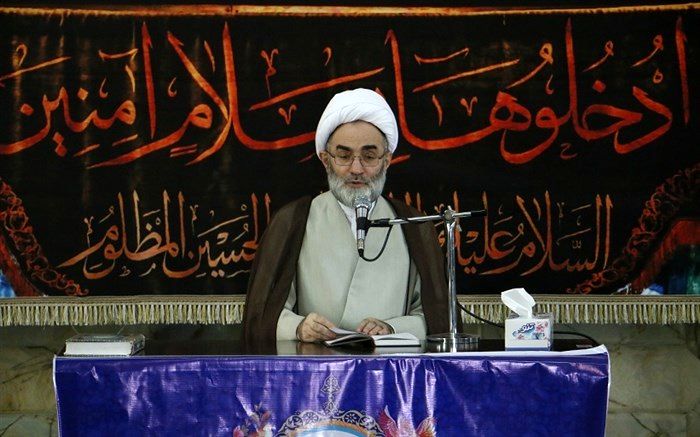 گشاده رویی، عدالت ورزی، فروتنی و نرم خویی از ویژگی های بارز مسئولان است