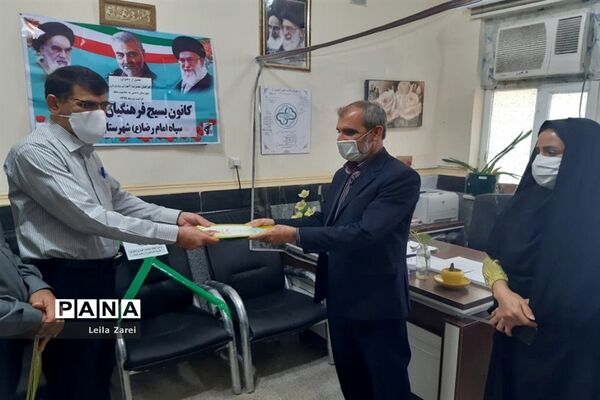 تجلیل از دختران آموزش و پرورش دشتی