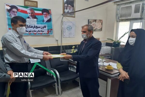 تجلیل از دختران آموزش و پرورش دشتی