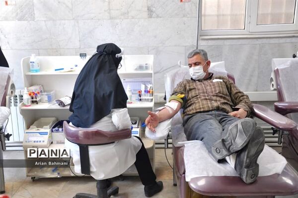 تداوم اهدای خون توسط مردم استان زنجان حتی در ایام کرونا