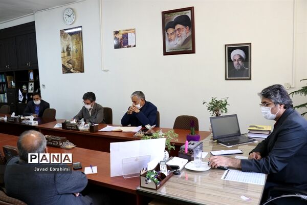 نشست ساماندهی لباس فرم دانش‌آموزی خراسان رضوی