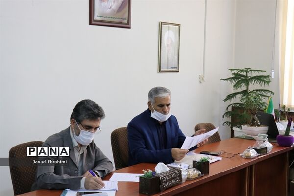 نشست ساماندهی لباس فرم دانش‌آموزی خراسان رضوی