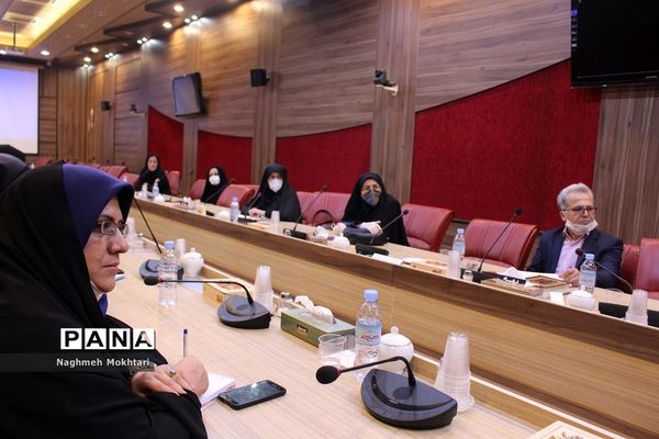 اولین نشست کارگروه آموزشی مدیران منتخب استانی در دوره متوسطه