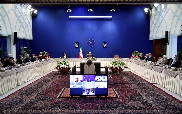 کرونا تمام نشده و حداقل تا پایان سال با آن درگیر هستیم