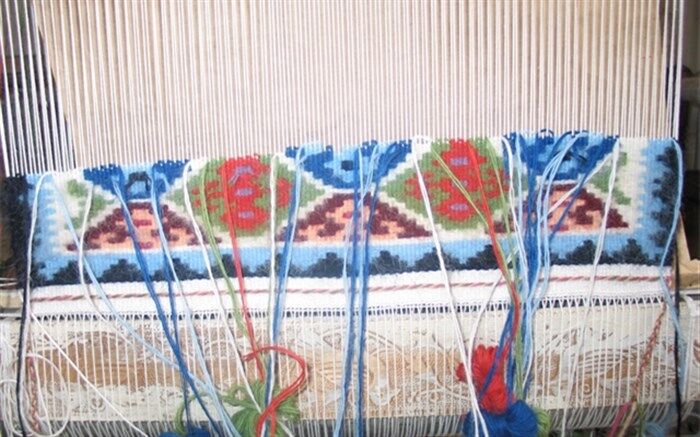 ارائه تسهیلات به هنرمندان صنایع‌دستی روستایی در قالب طرح یک روستا یک محصول
