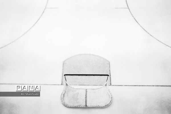 مسابقات هاکی روی یخ