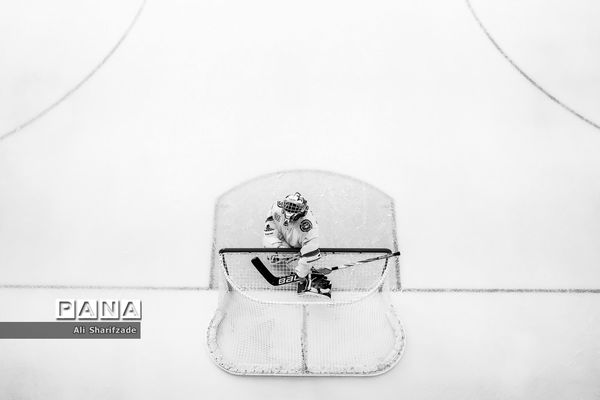 مسابقات هاکی روی یخ