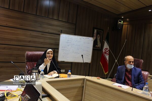 جلسه توجیهی آموزشی مسئولان سازمان دانش‌آموزی مناطق 21گانه شهرستان‌های استان تهران