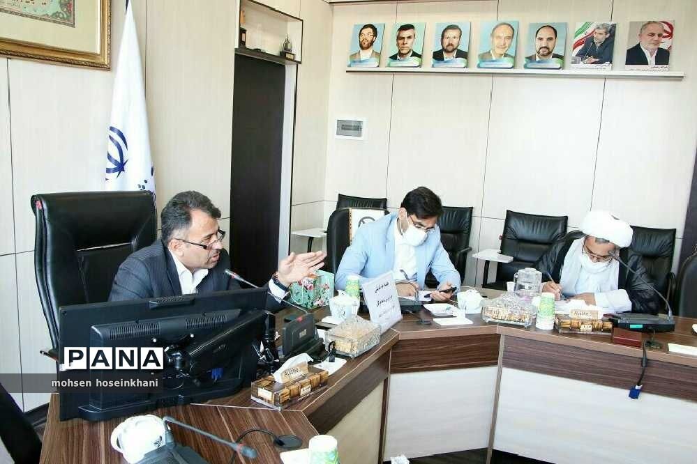 نشست هم‌اندیشی کارکنان حوزه پرورشی با مدیرکل آموزش و پرورش قروین