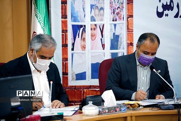 مراسم انعقاد تفاهم‌نامه بین سازمان نوسازی مدارس کشور و استاندار کردستان