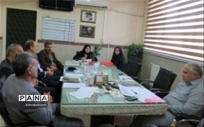 دومین نشست ستاد شاهد در آموزش و پرورش پاکدشت برگزار شد