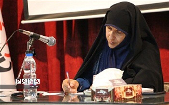 پور محمود: مشاوران توانمند مدارس، پلی به سوی آرامش جامعه و خانواده هستند